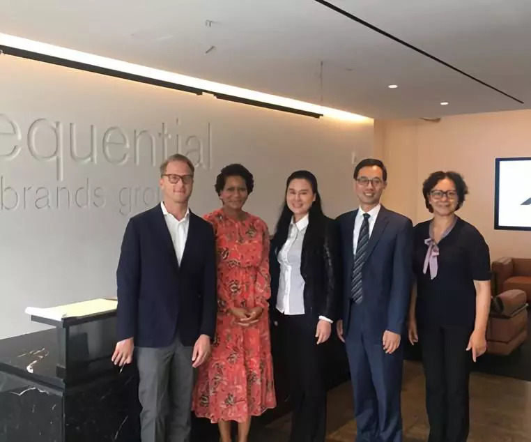 2018年5月，美國上市家政公司martha stewart誠摯邀請三替集團(tuán)董事長陶曉鶯一行赴美進(jìn)行商務(wù)洽談，已達(dá)成戰(zhàn)略合作意向.jpg